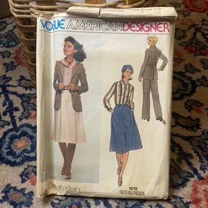 Size 10 Vogue American designer pattern 1619 jacket top pants skirt